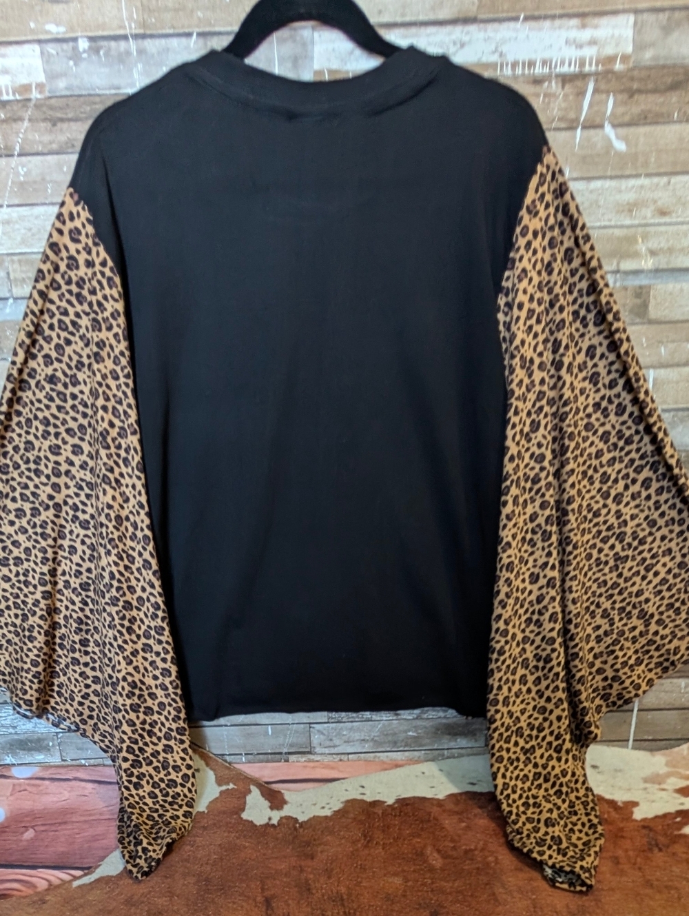 New Handcrafted Free Bird Graphic W Leopard Print Bat Winged Sleeves - Picture 6 of 11